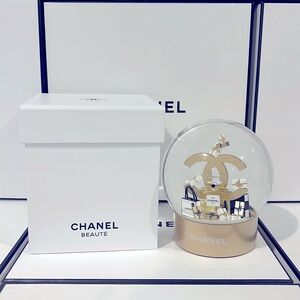 2023 CHANEL SNOW PERFUME GLOBE BALL